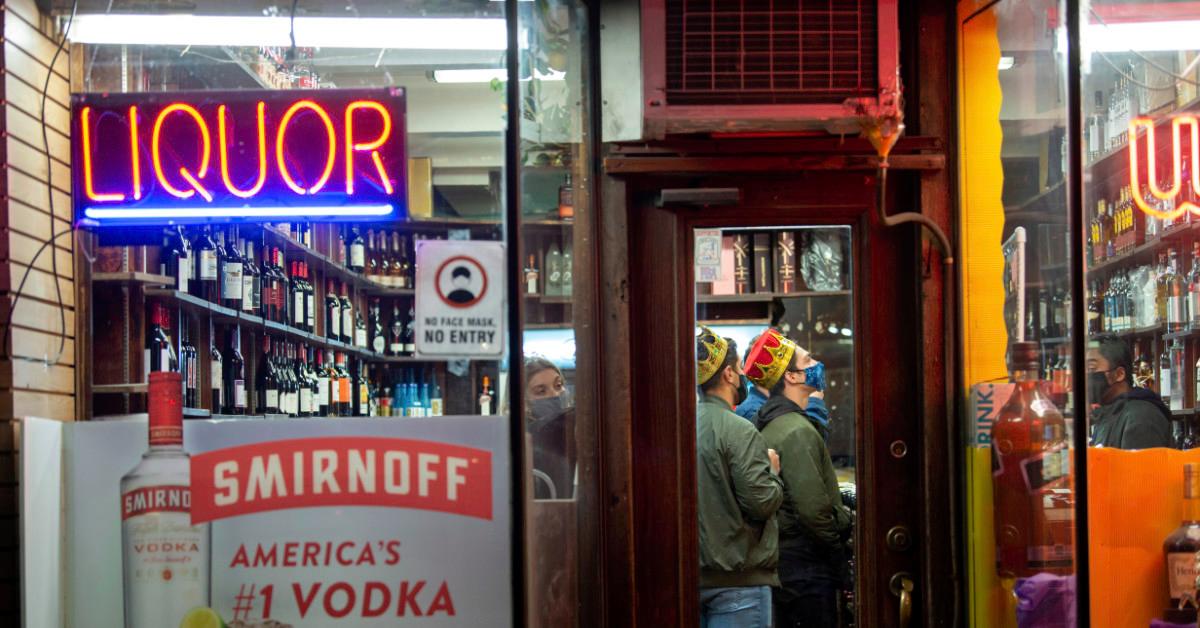 Are Liquor Stores Open on Thanksgiving? See Which States Allow It