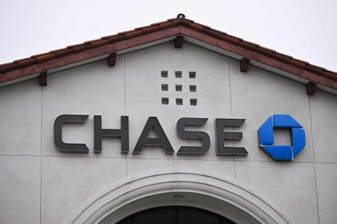 chase bank logo on building