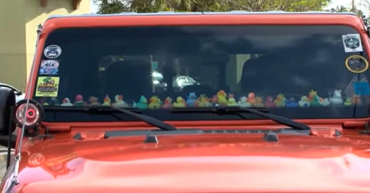 Why do jeeps have ducks on them trend explained