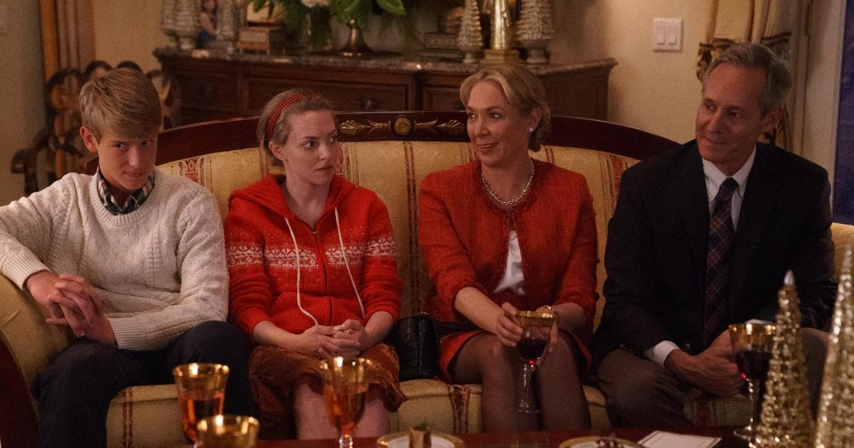 Elizabeth Holmes and her brother, mother, and father, as portrayed in Hulu's 'The Dropout'