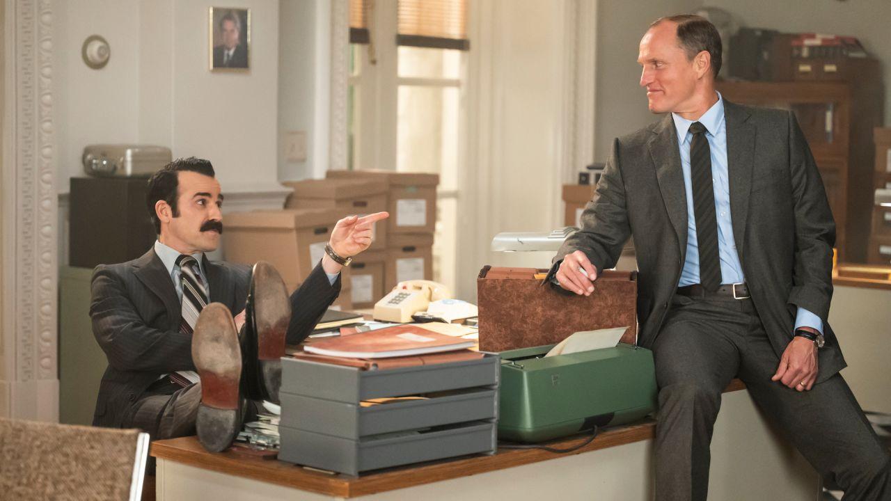 Justin Theroux and Woody Harrelson in HBO's 'The White House Plumbers.'