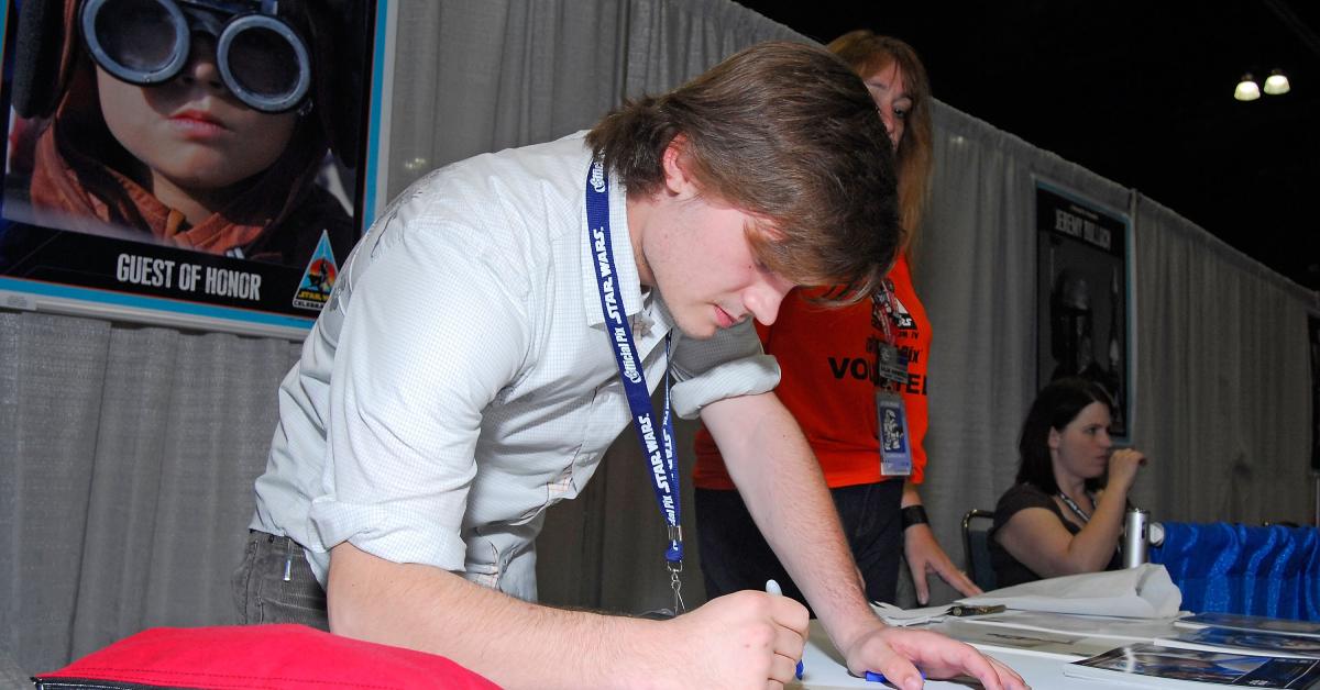 Jake Lloyd signing at a 2007 Star Wars convention.