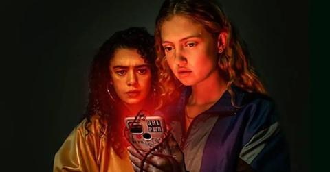 (L-R) Rochelle (Isis Hainsworth) and Wren (Amelia Clarkson)