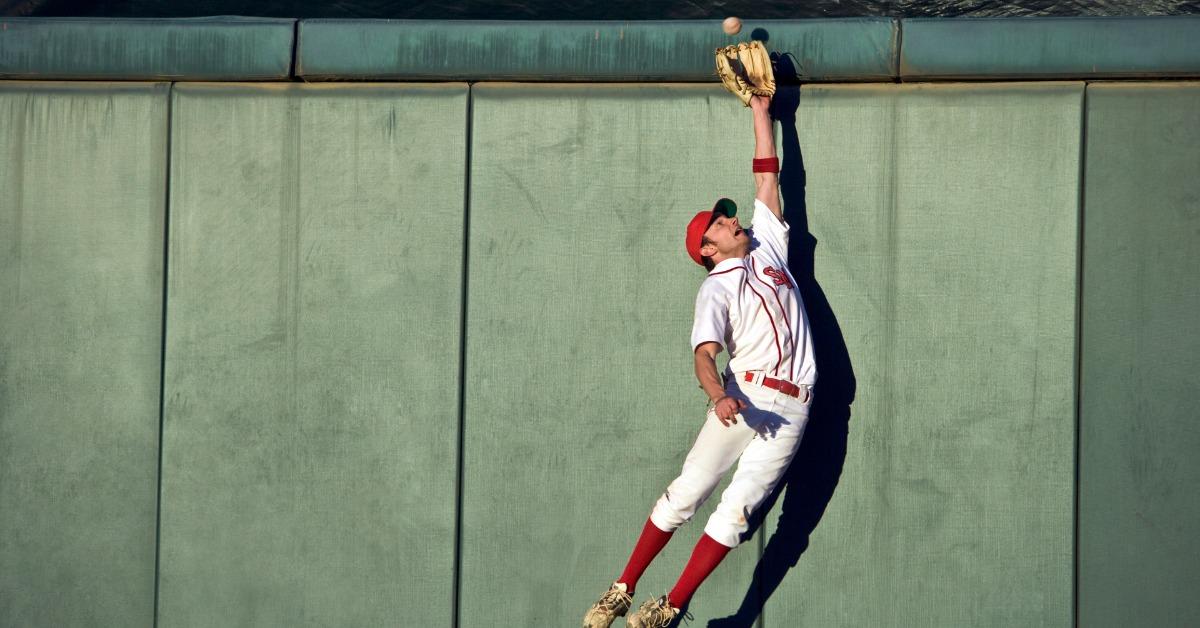 Why Does Kimbrel Pose Like That Before He Pitches? Here's What We Know