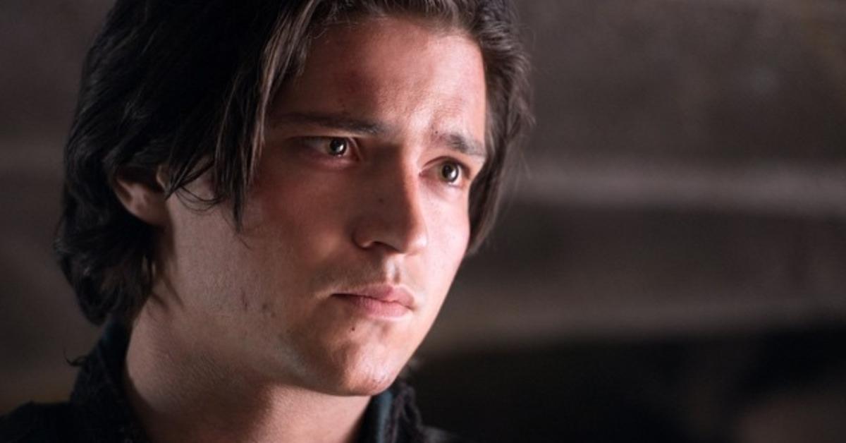 What Episode Does Finn Die The 100 Why Does Finn Die on 'The 100'? Here's What You Should Know