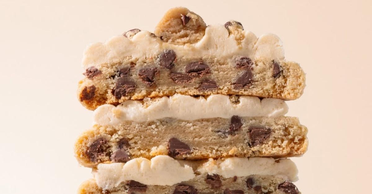 Crumbl Cookies cookie dough cookie
