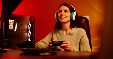 Husband Catches Wife in Emotional Affair With Gaming Friend