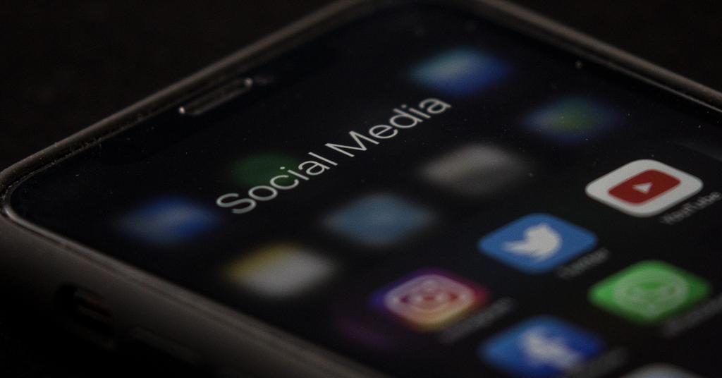 Why Is Instagram Showing Old Posts? No, It Isn't a Glitch