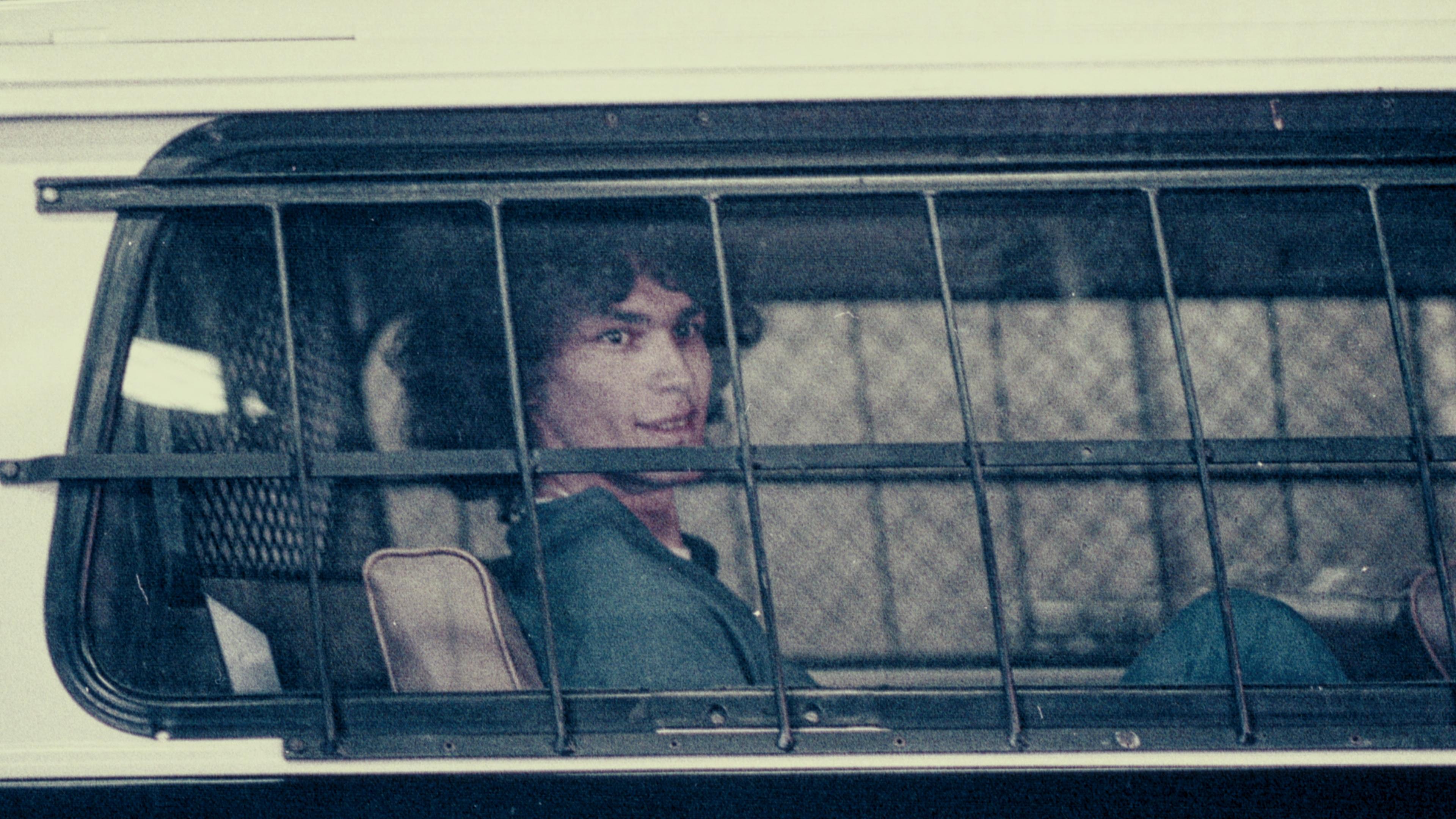 what happened to richard ramirez teeth