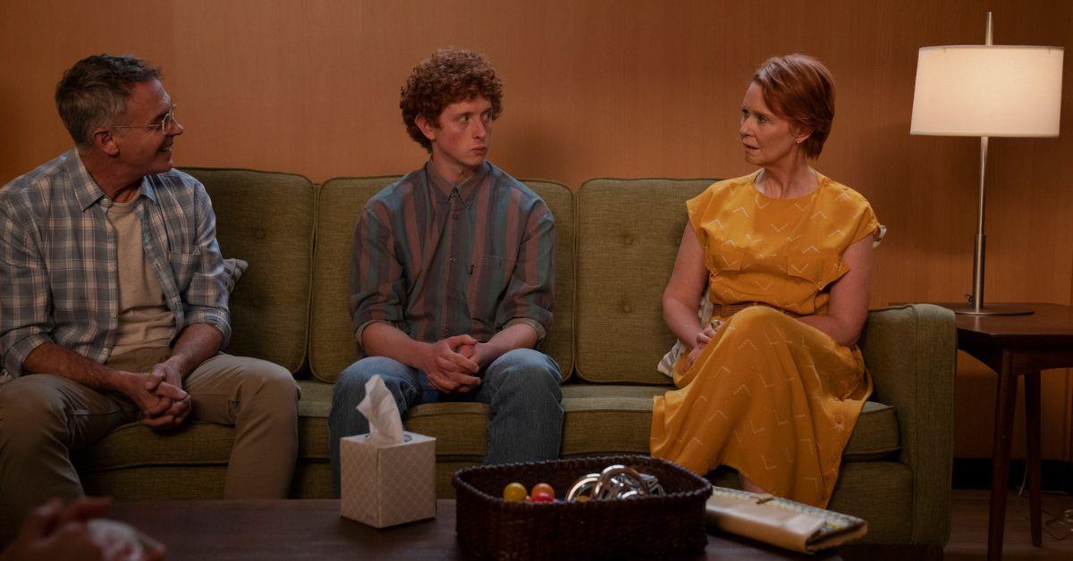 (l-r): David Eigenberg, Niall Cunningham, and Cynthia Nixon as Steve, Brady, and Miranda in therapy.