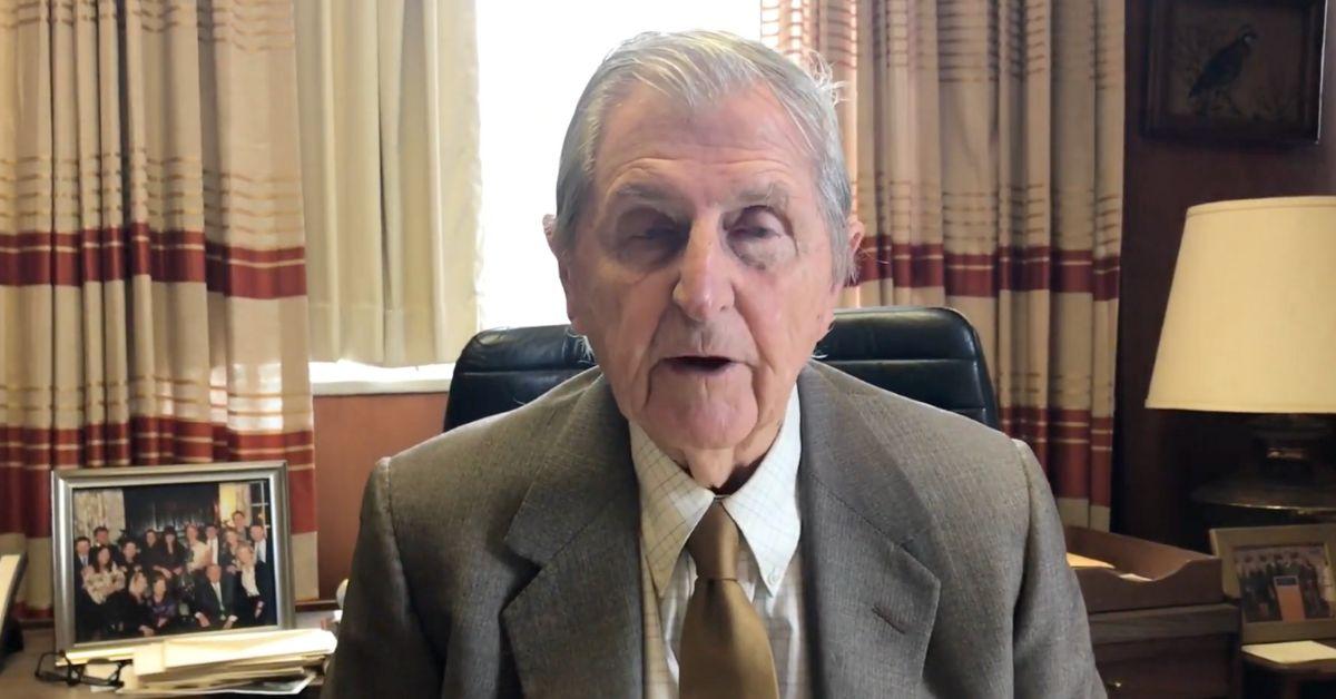 Harry Whittington discussing the shooting in his office. 