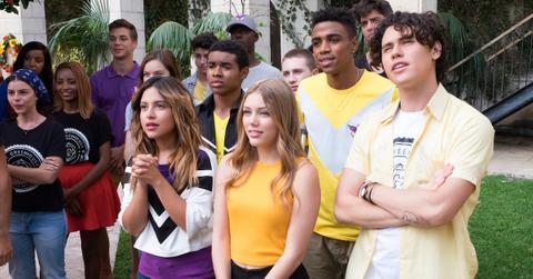 who does hayley end up with in greenhouse