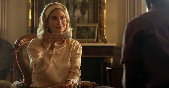 Elizabeth Mitchell as Carla in 'Outer Banks'