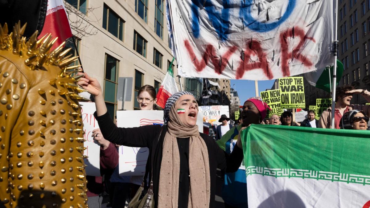 People protest war in Washington, D.C. after Trump bombs Iran. 