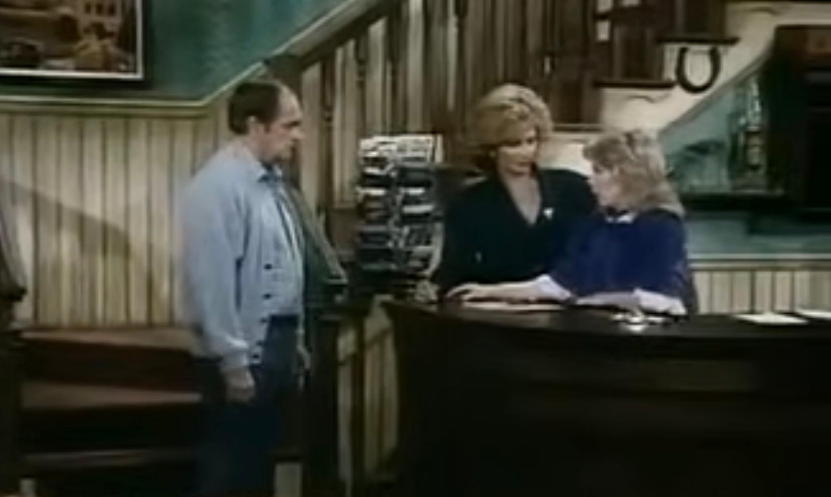 Bob Newhart, Mary Frann, and Julia Duffy on Newhart