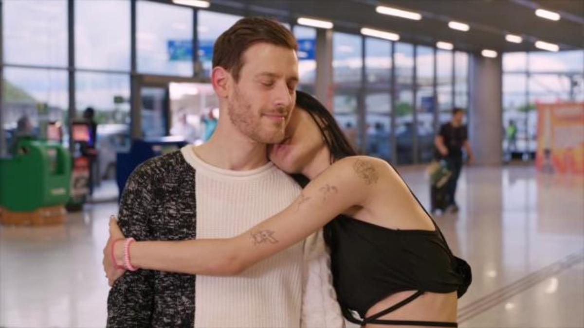 Matthew and Ana hug in the airport on 90 Day Fiancé: Love in Paradise