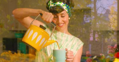 Kate Foster (Catherine Reitman)