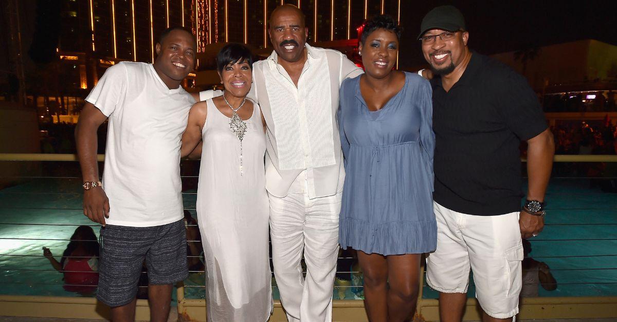 (l-r): Kier "Junior" Spates, Shirley Strawberry, comedian Steve Harvey, Carla Ferrell, and Nephew Tommy.