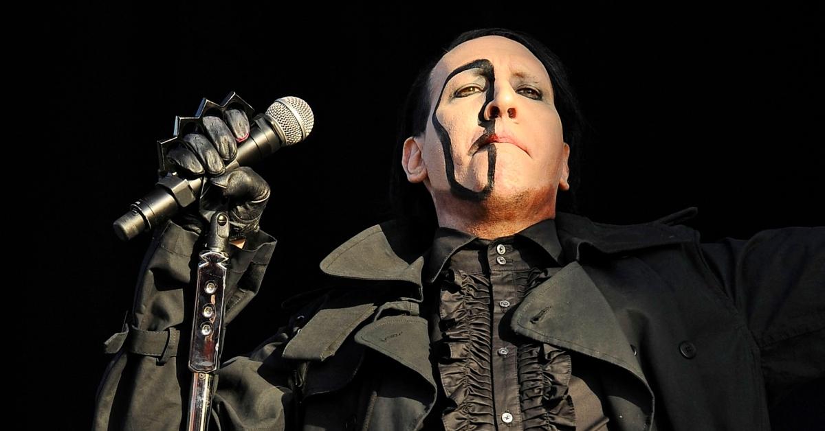 Marilyn Manson jouant sur scène