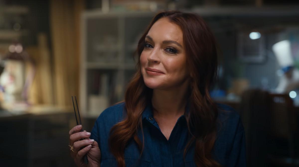 Watch Lindsay Lohan in Planet Fitness' First Super Bowl Commercial –  Footwear News