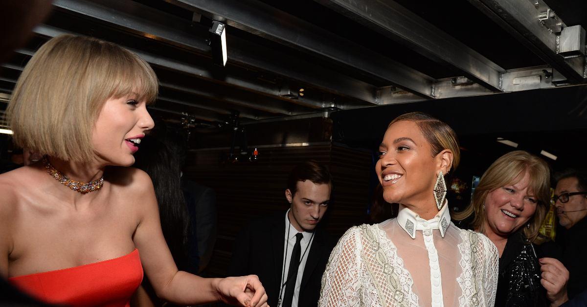 Beyonce and Taylor talking at the 2016 Grammys