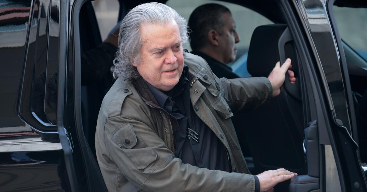 Why Does Steve Bannon Wear so Many Shirts? Details