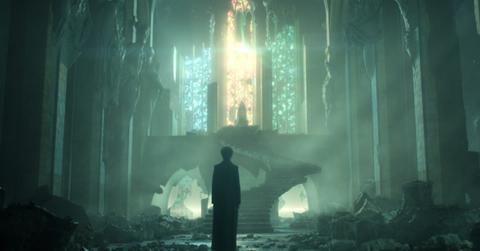 Dream (Tom Sturridge) in the throne room