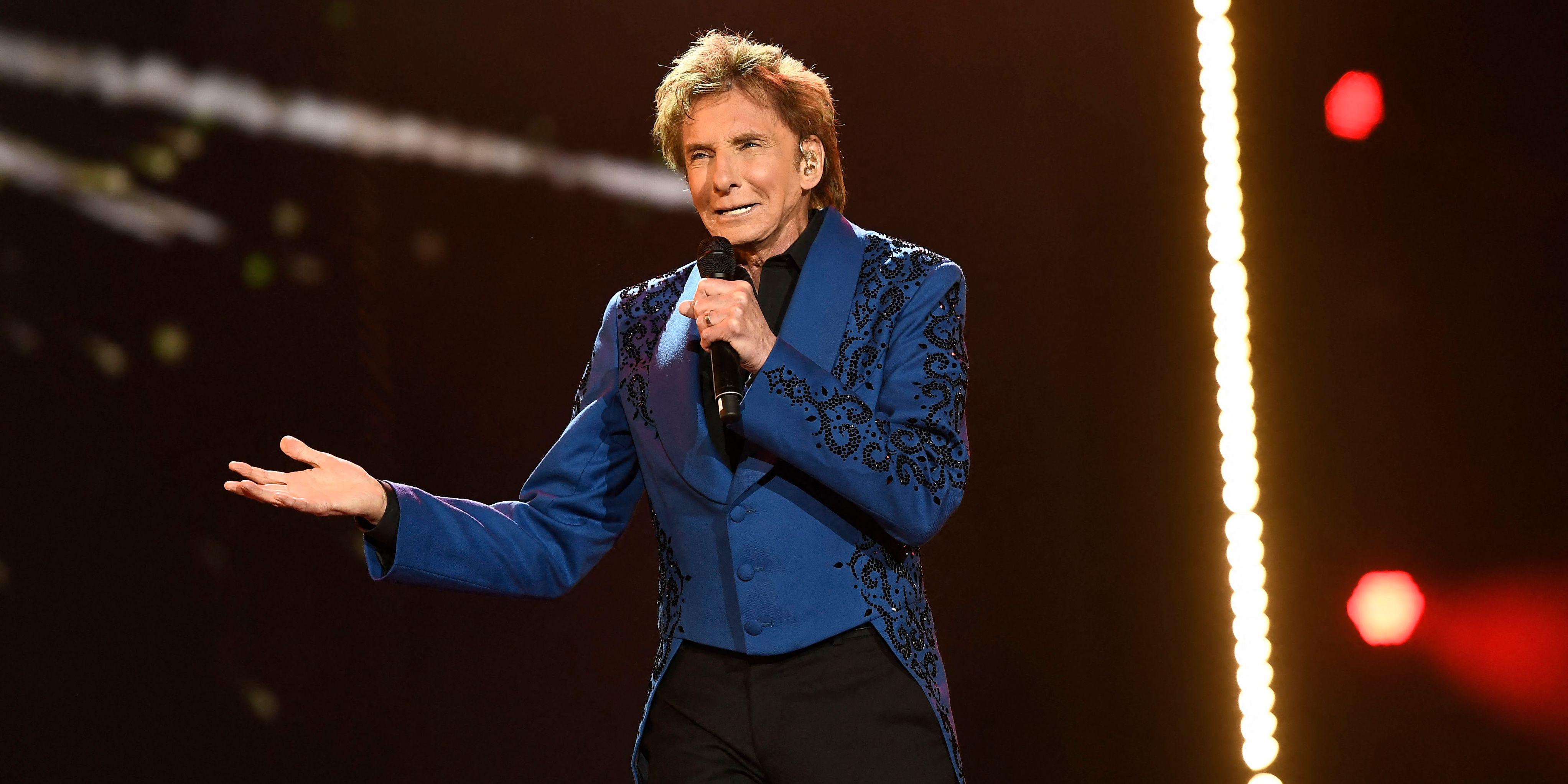barry-manilow-performance