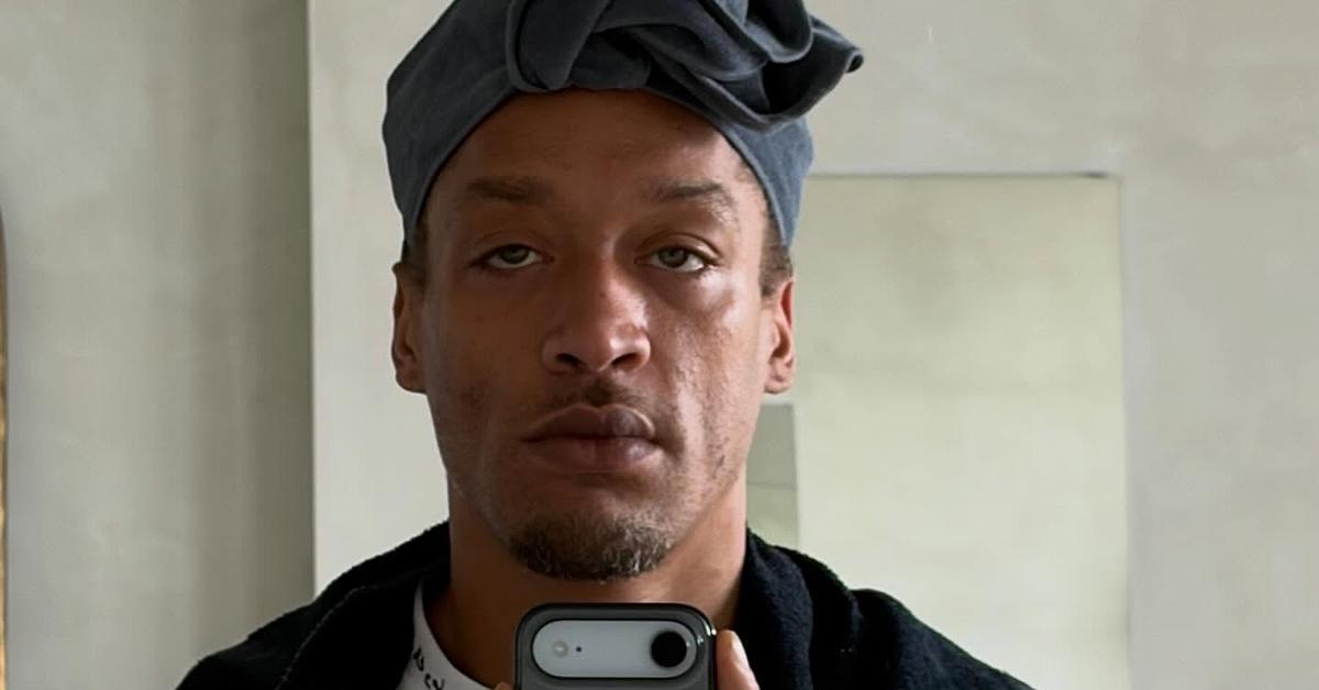 Michael Beasley poses for selfie