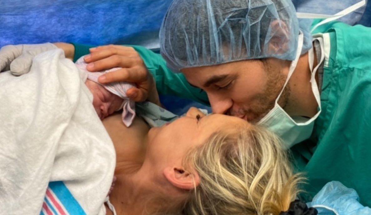 anna kournikova pregnant