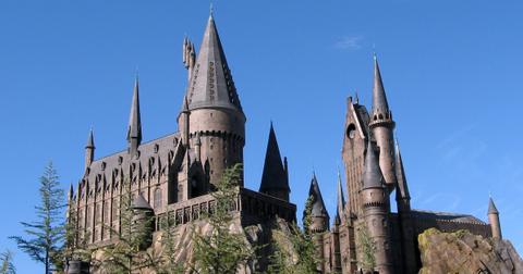 Wizarding-World-of-Harry-Potter-Castle-1550867414873-1550867416531.jpg