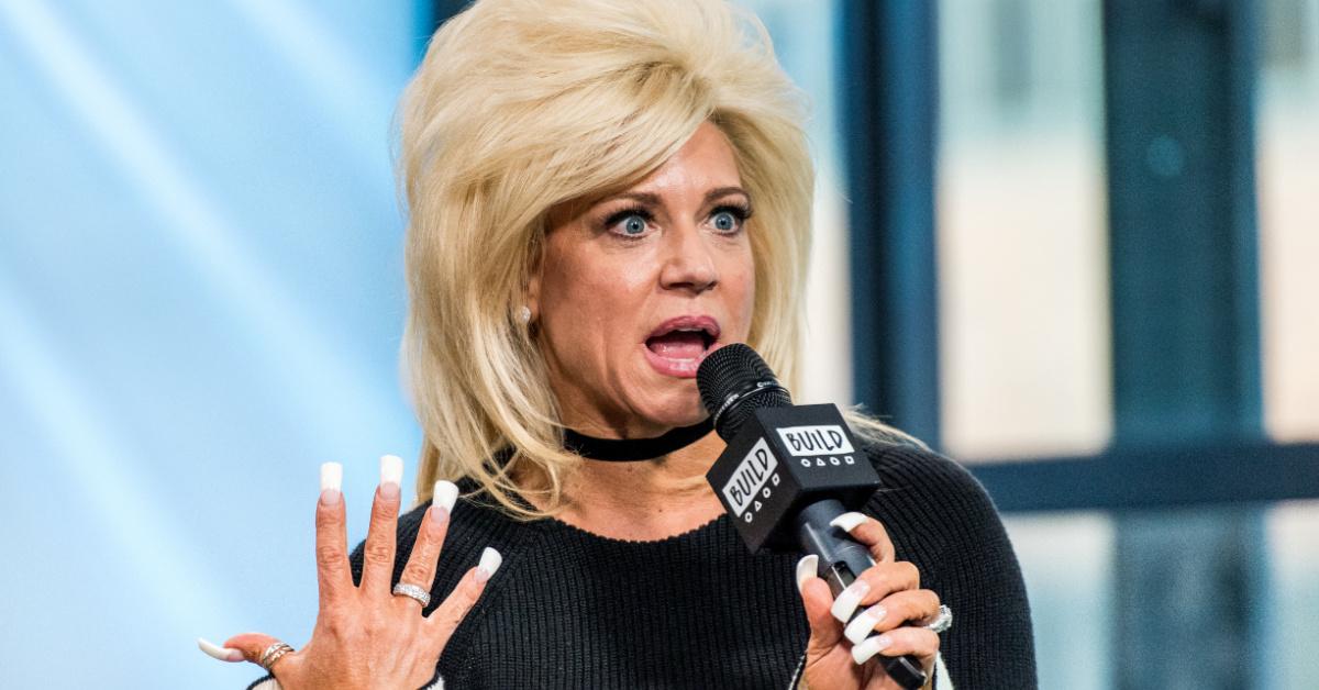 Theresa caputo long island közepes felépítésű interjú