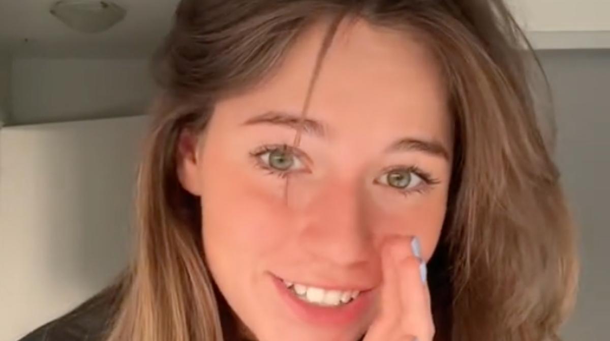 Boyfriend's Phone Connects to Car While Cheating in TikTok Video