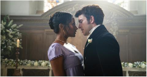 (l-r): Simone Ashley as Kate Sharma and Jonathan Bailey as Anthony Bridgerton