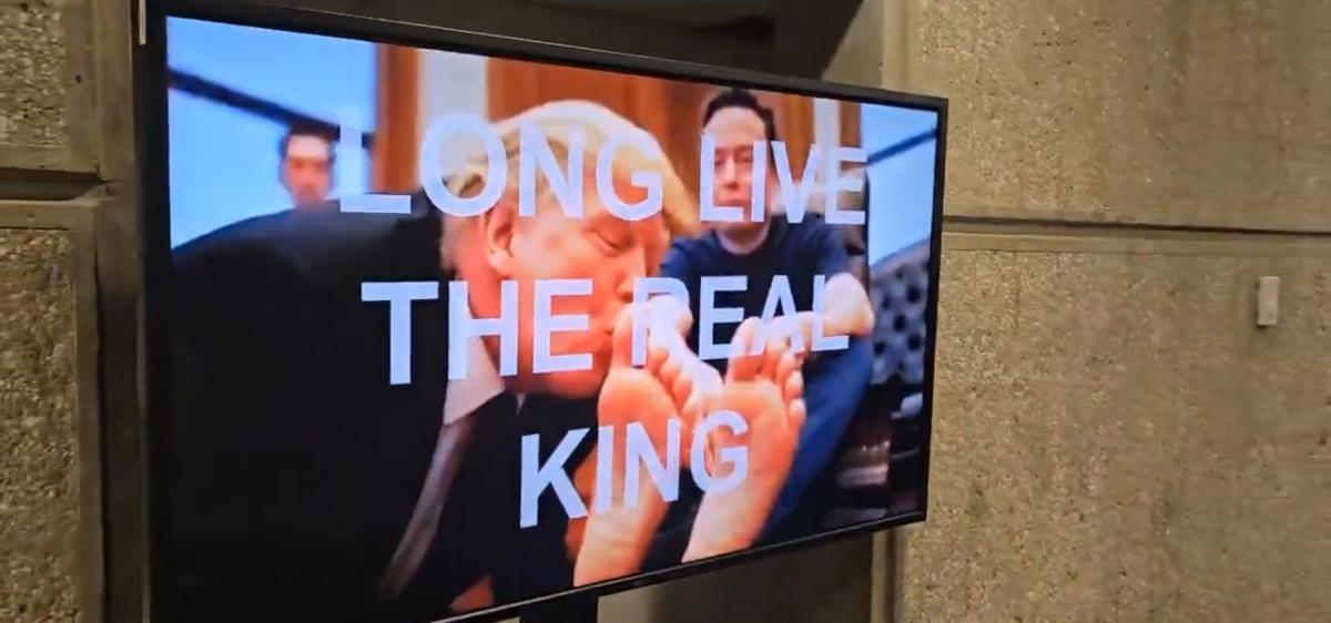 The Trump Kissing Elon's Feet Prank Isn’t Going Away
