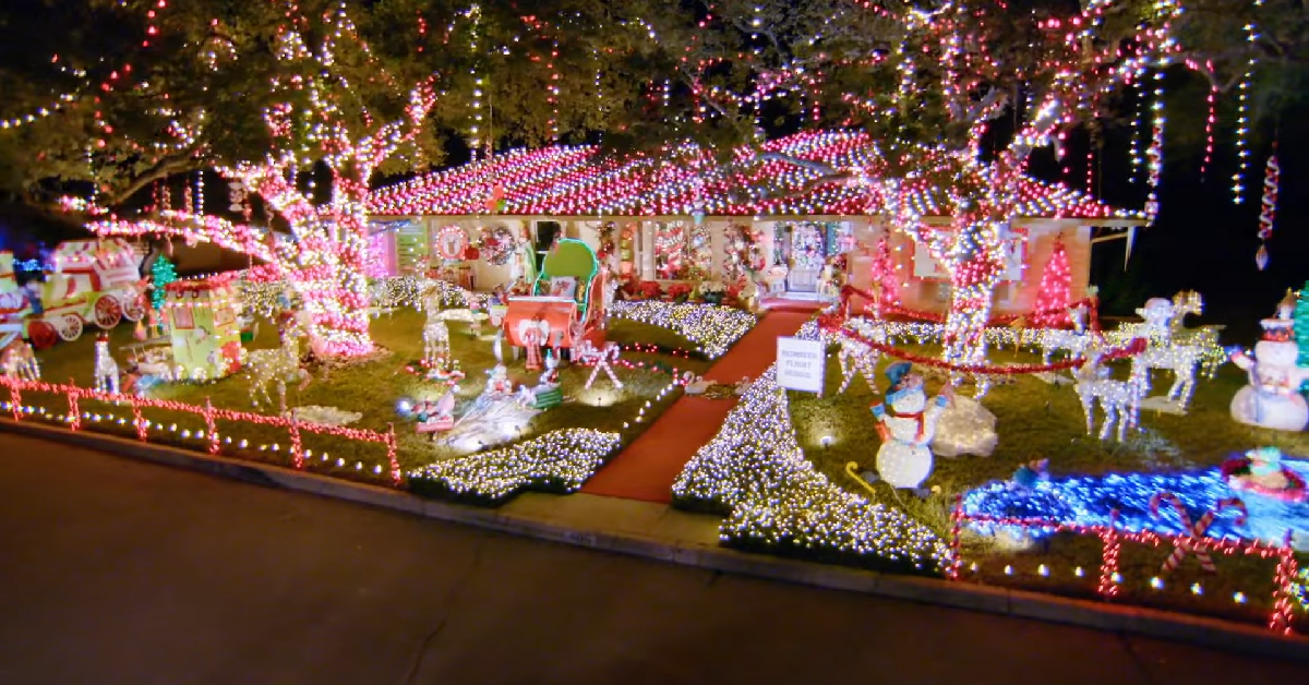 Here's How You Can Apply to Be on 'The Great Christmas Light Fight'