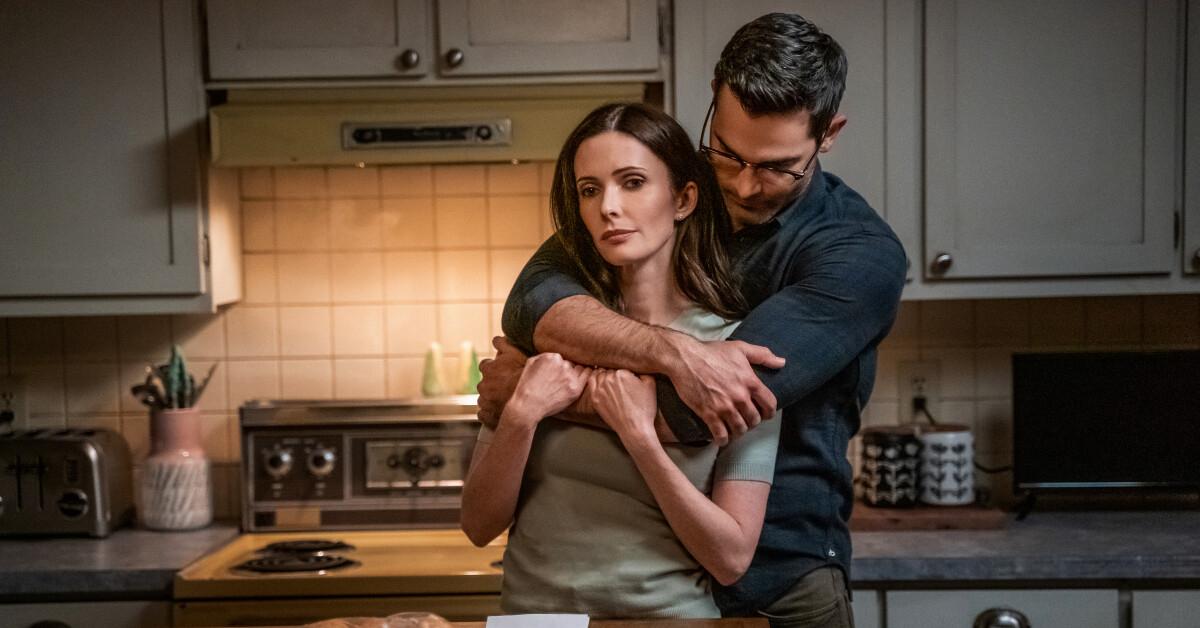 Superman and Lois standing in their kitchen in Season 3 of 'Superman & Lois'