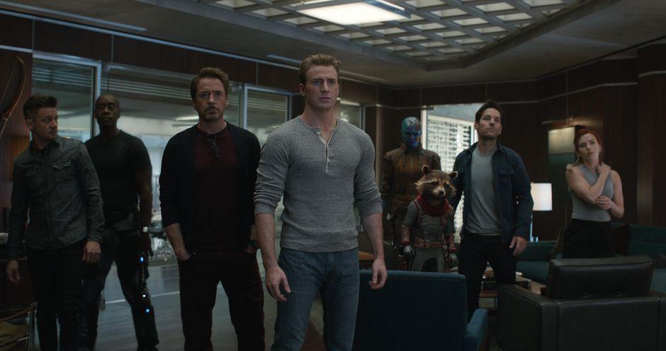 avengers_endgame_group_shot