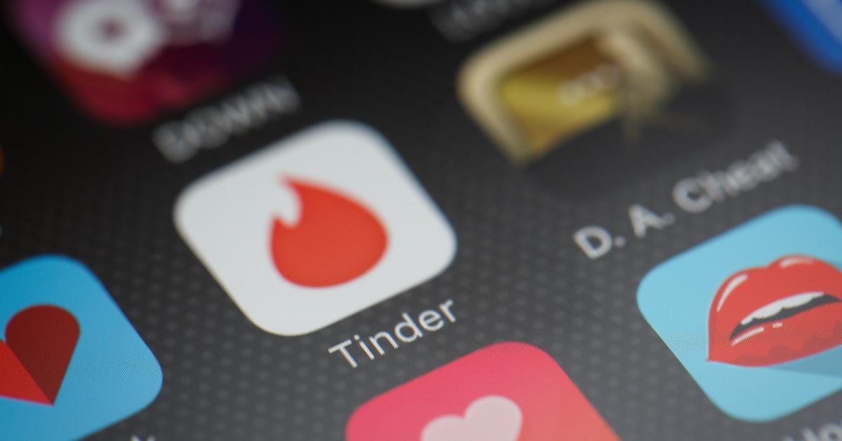 Tinder boost (2023 edition) - All you need to know before using one - ROAST