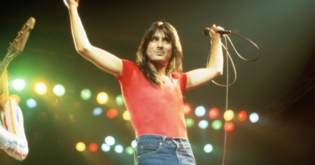 why does steve perry not tour with journey