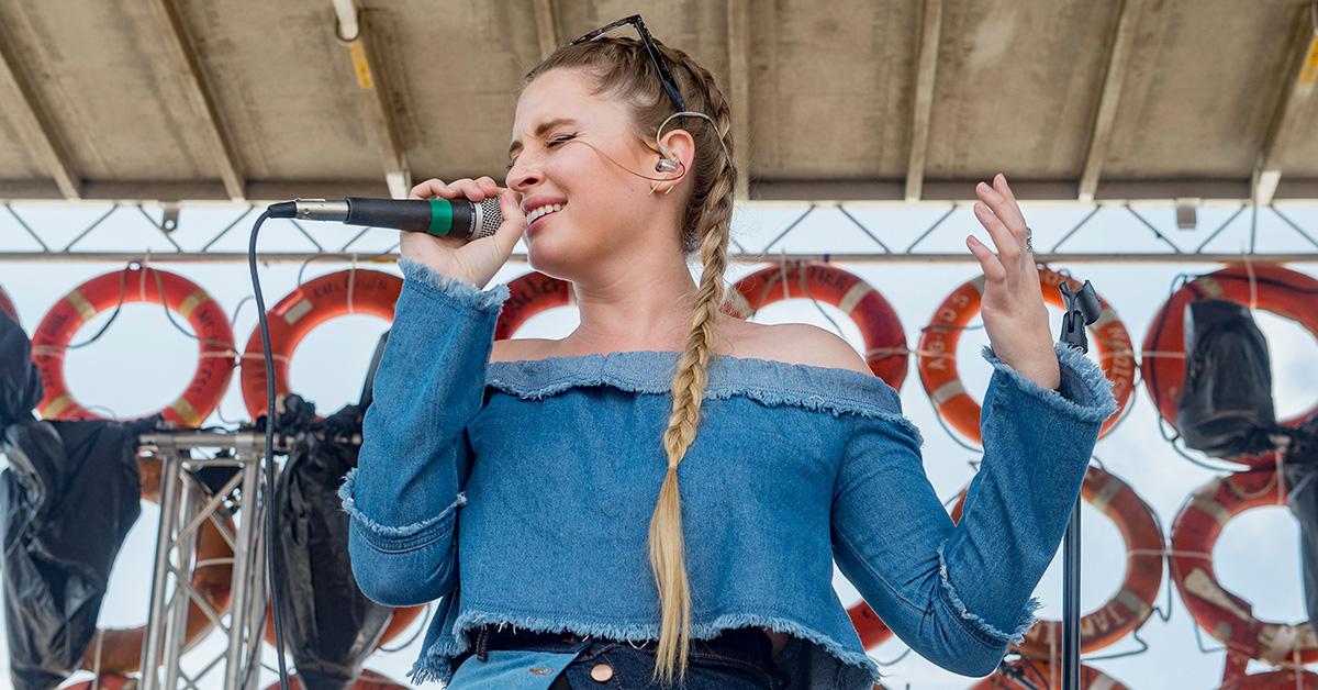 Cari Fletcher performing onstage at the iHeart Radio festival in 2017. 