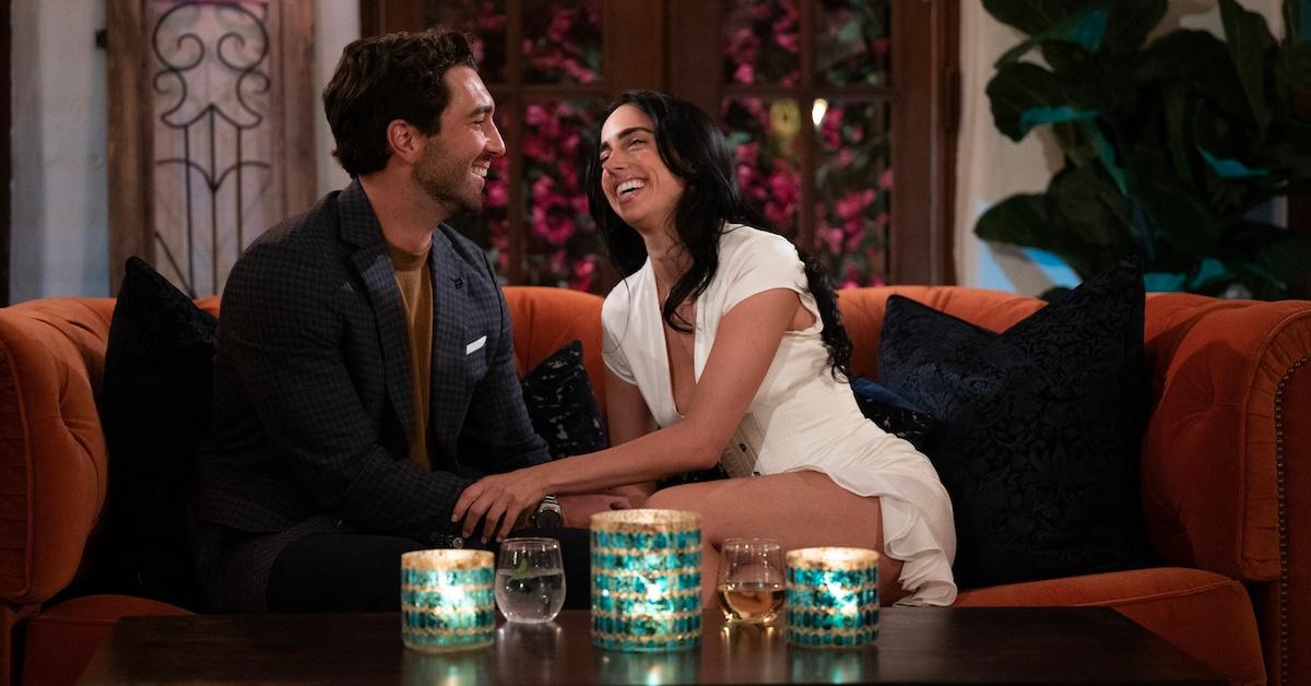 Joey and Maria at a cocktail party in 'The Bachelor'