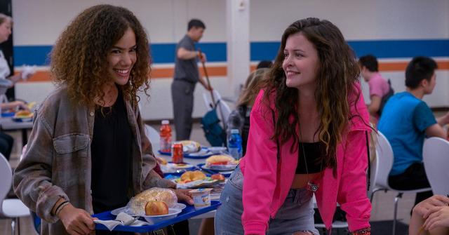 Antonia Gentry as Ginny and Sara Waisglass as Maxine in 'Ginny & Georgia'