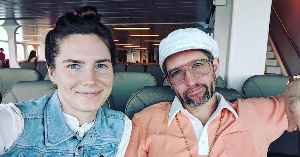 Is Amanda Knox Married Meet Her Husband Christopher Robinson And See Her Ex Today