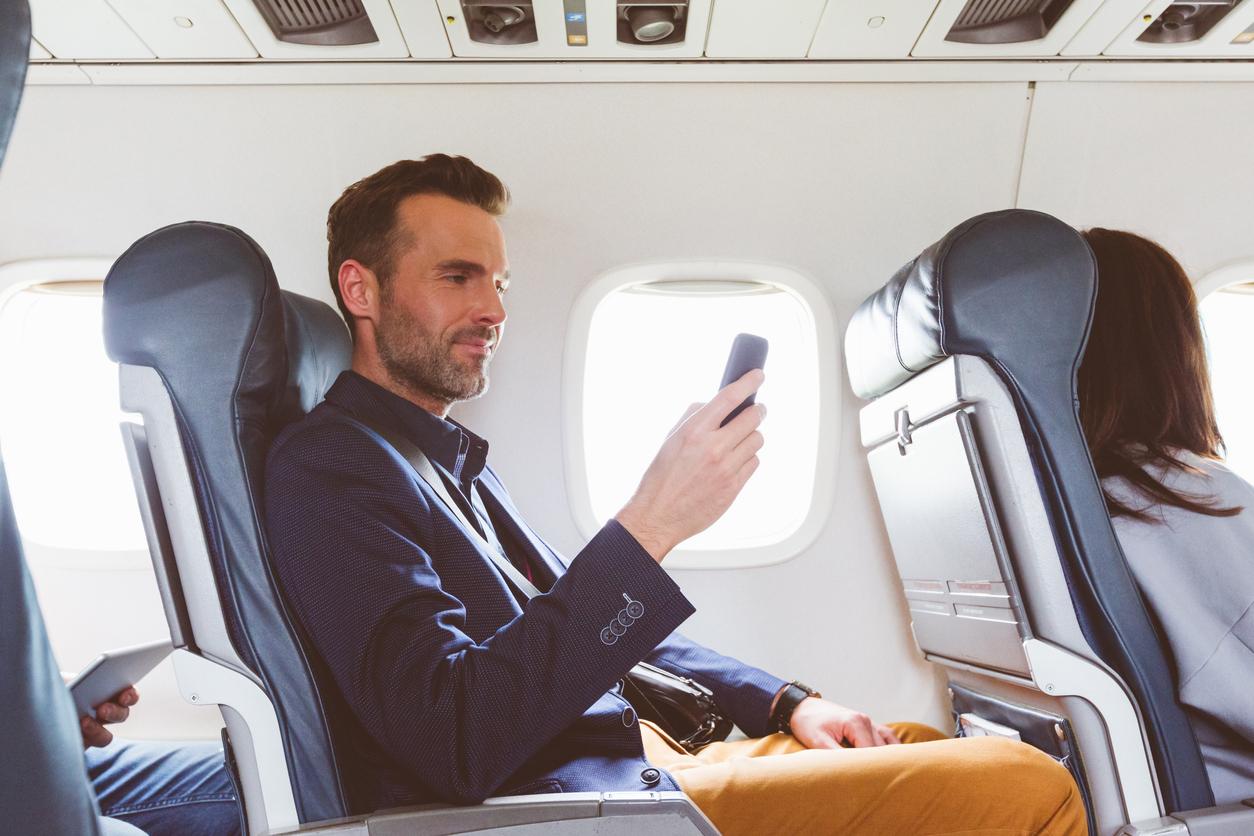 women stop creepy man on airplane