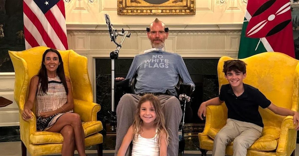 Steve Gleason with wife and kids