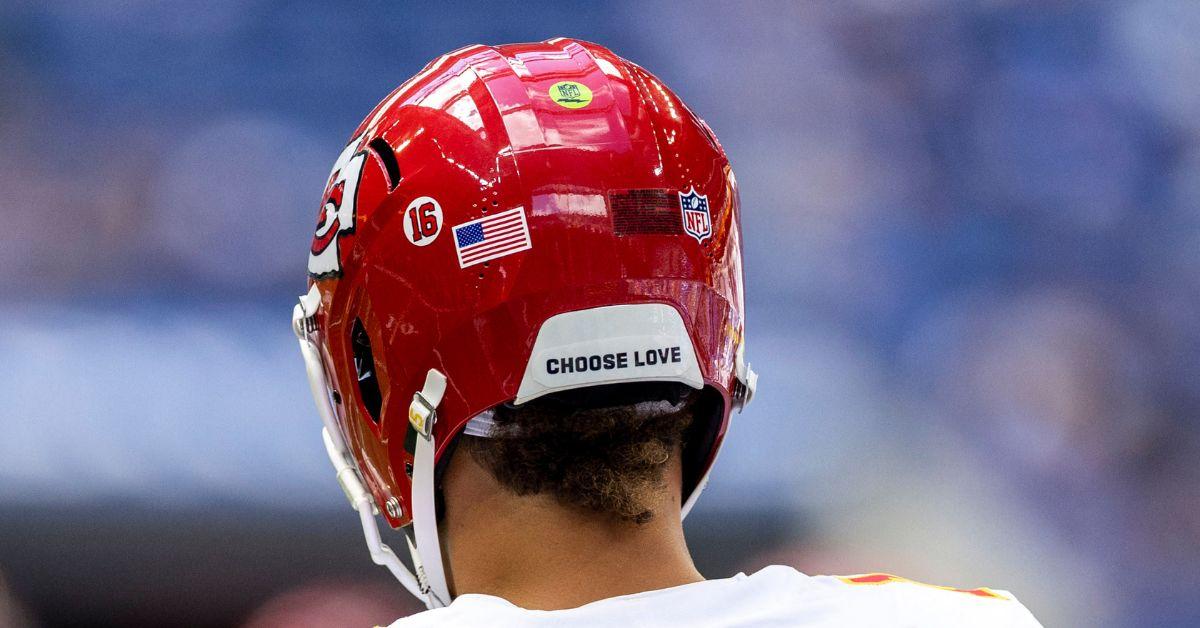 Patrick Mahomes with Choose Love on the back of his helmet. 