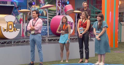 Pooch brings Paloma, Alyssa, and Brittany "backstage" with him.