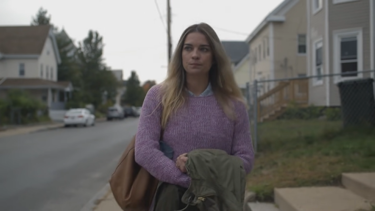 Annie Murphy On 'Kevin Can F**k Himself', 'Schitt's Creek', & Depression