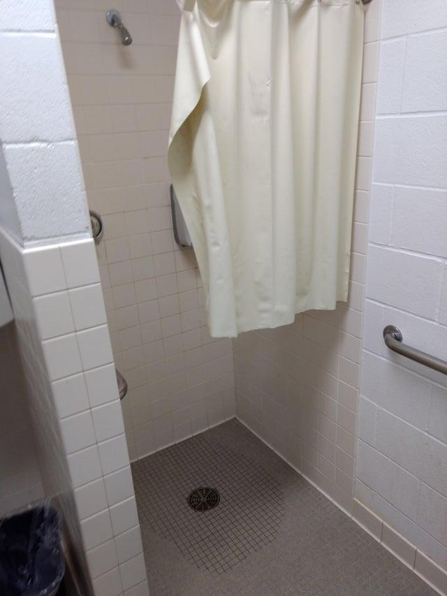 Terrible Bathroom Designs That Should, Shower Curtain Or Glass Door Reddit